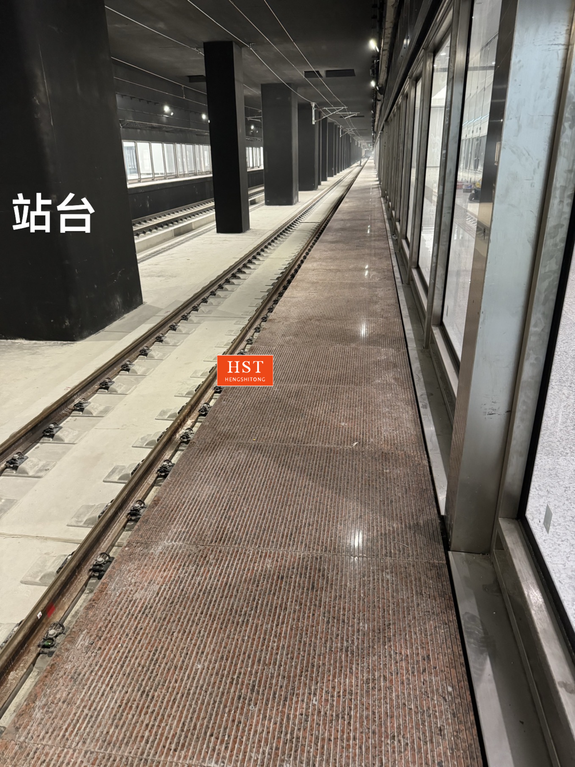 北京大兴机场站台板案例3.png